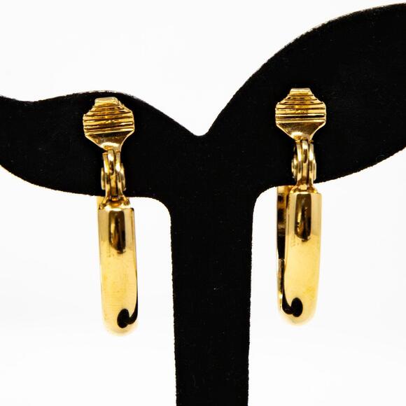 Vintage Signed Monet Classic Hoop Dangle Clip On Earrings Gold Tone 1.25" Wide - Picture 5 of 7
